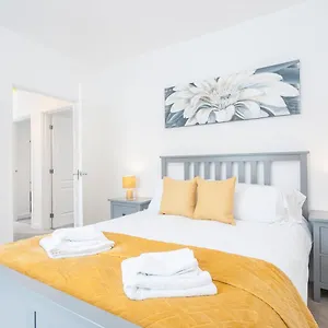 https://modern-2-bedroom-apartment-next-to-bay-with-parking.cardiffhotelswales.com
